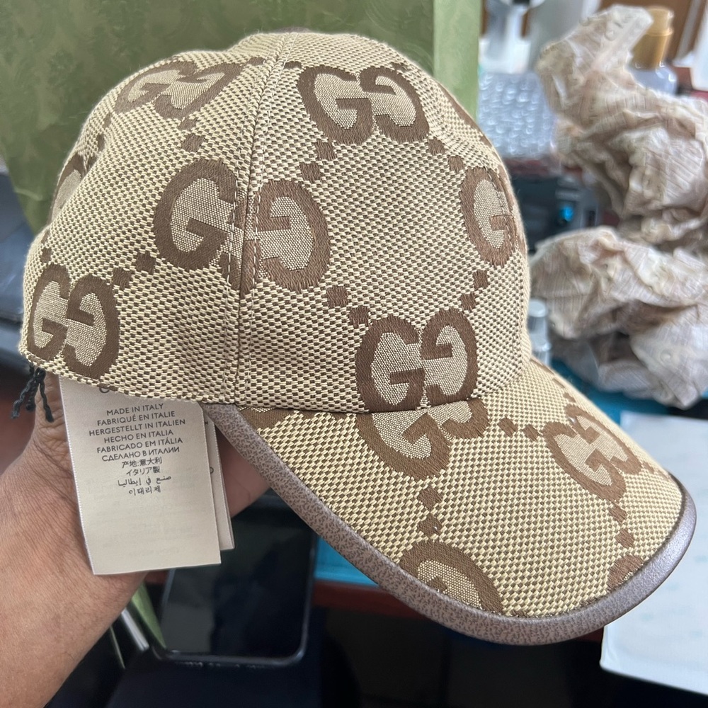 BRAND NEW GUCCI HAT. AUTHENTIC.